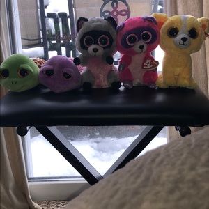 5 Piece beanie boos set!